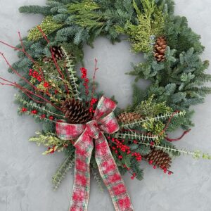 Holly Jolly 28" Wreath